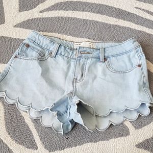 Cotton On scallop shorts